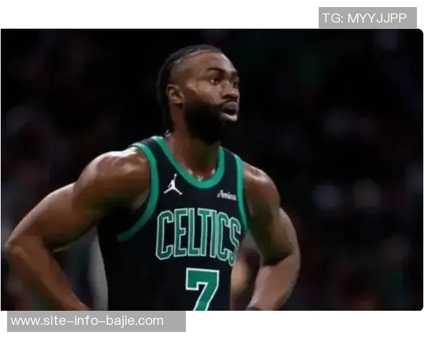 杰伦布朗全能表现助力球队胜利砍下35分5板5助1断展现领袖风范