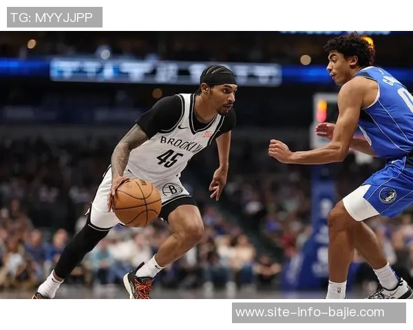 浓眉上半场表现平平10投仅3中贡献7分10篮板数据却依然全面